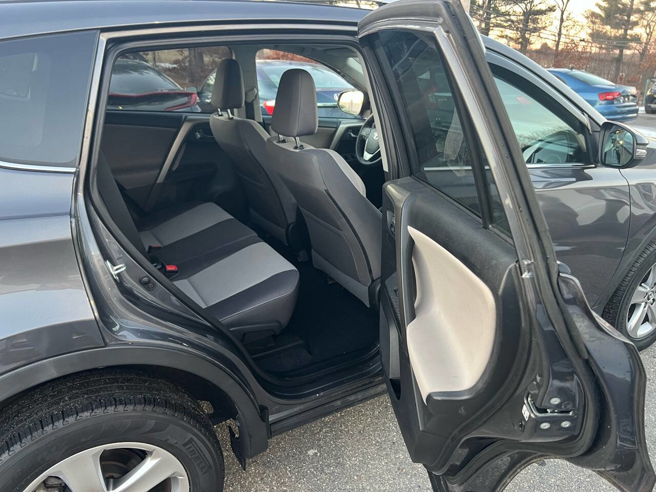 Used 2015 Toyota RAV4 XLE image 12