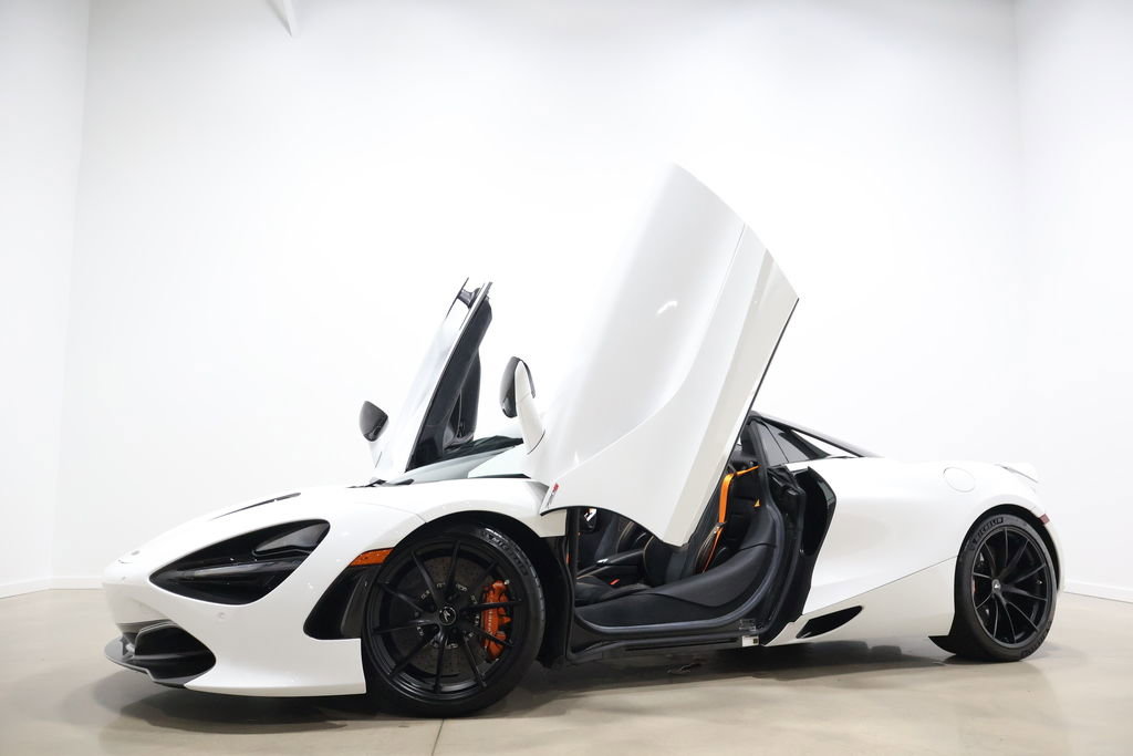 Used 2020 McLaren 720S Spider image 2