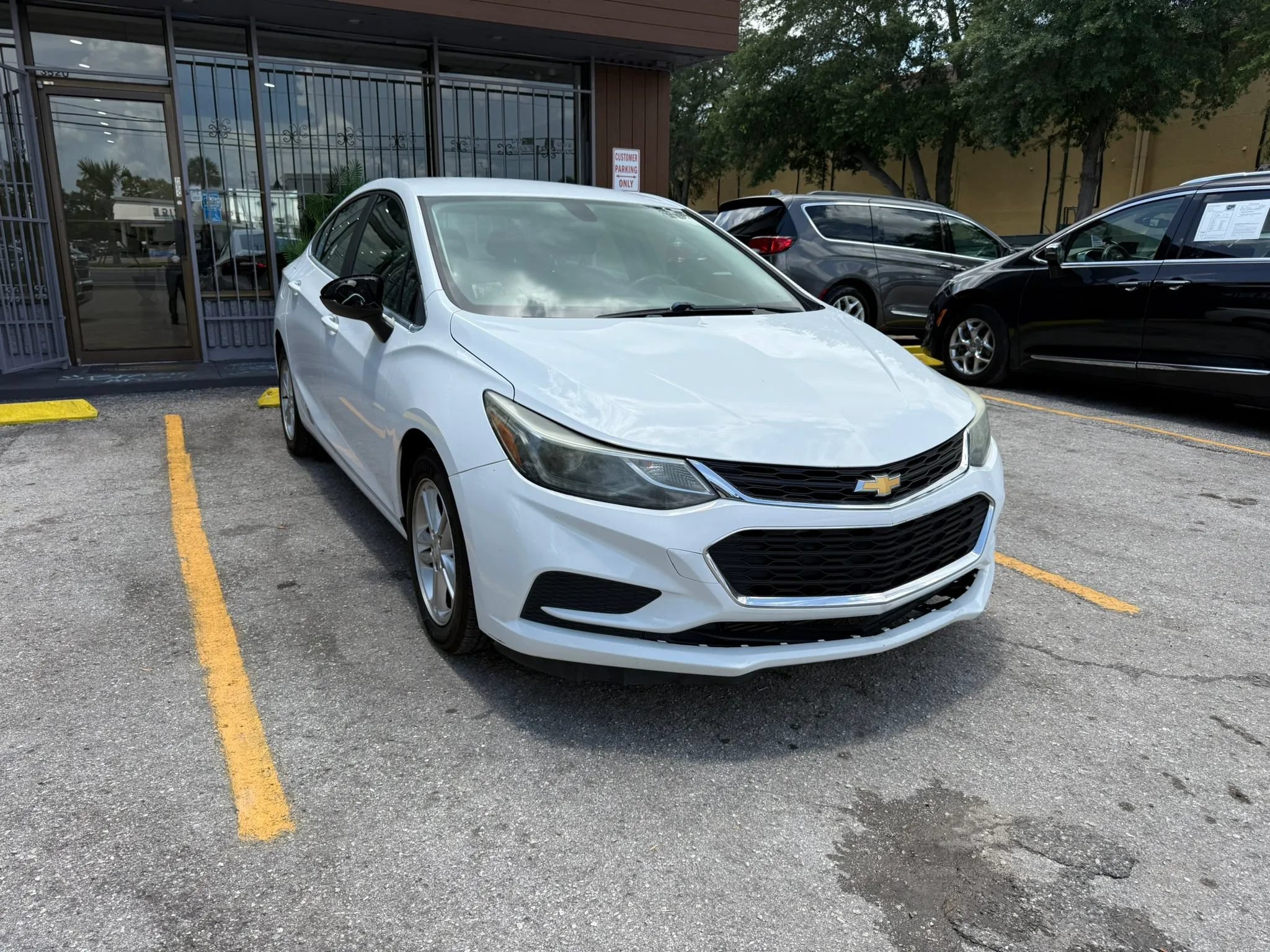 Used 2018 Chevrolet Cruze LT w/ LT Fleet Convenience Package FWD image 3