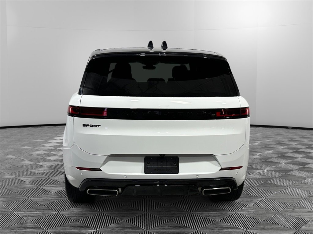 New 2025 Land Rover Range Rover Sport Dynamic SE image 4