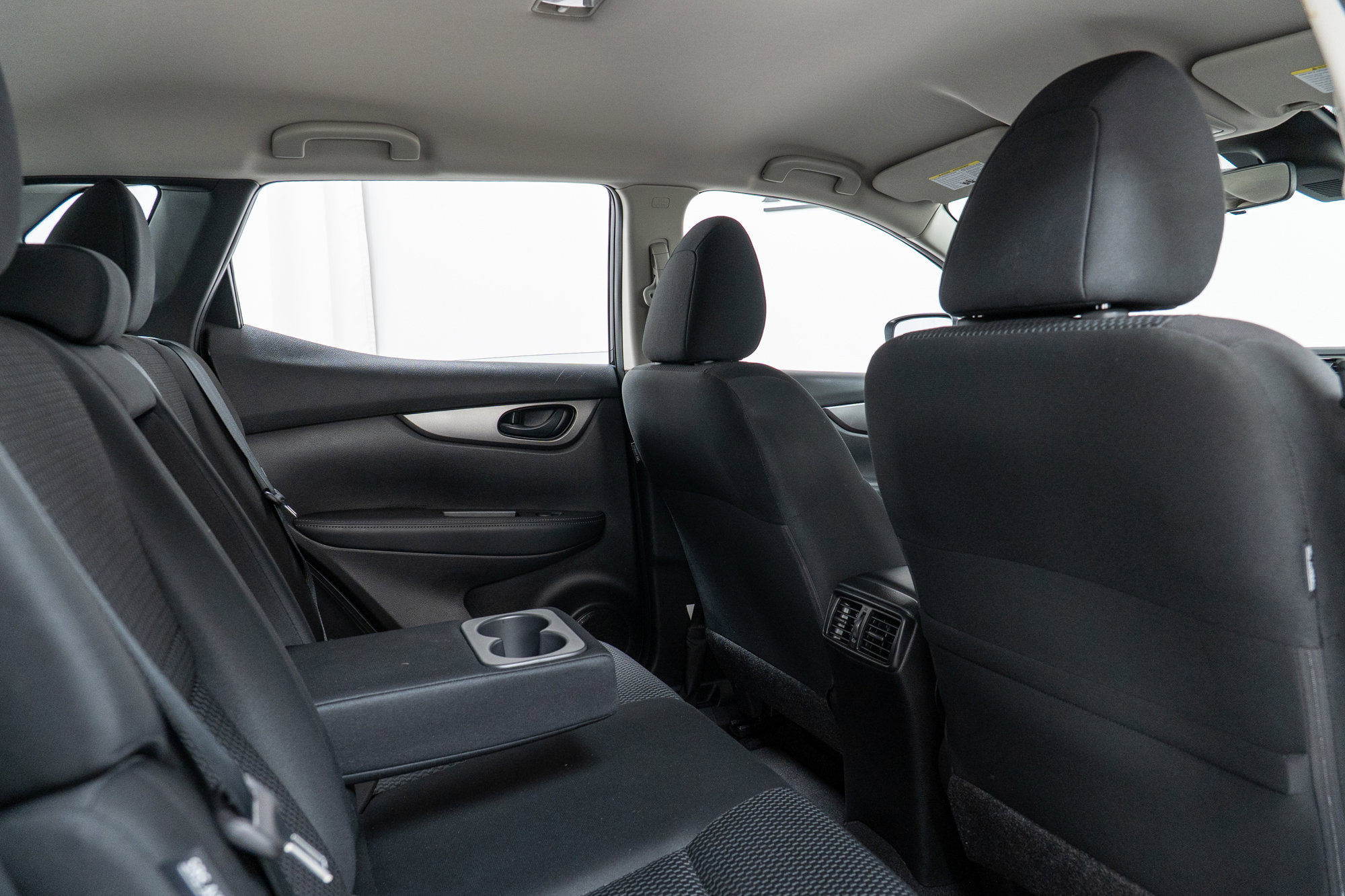 Used 2020 Nissan Rogue Sport S image 23