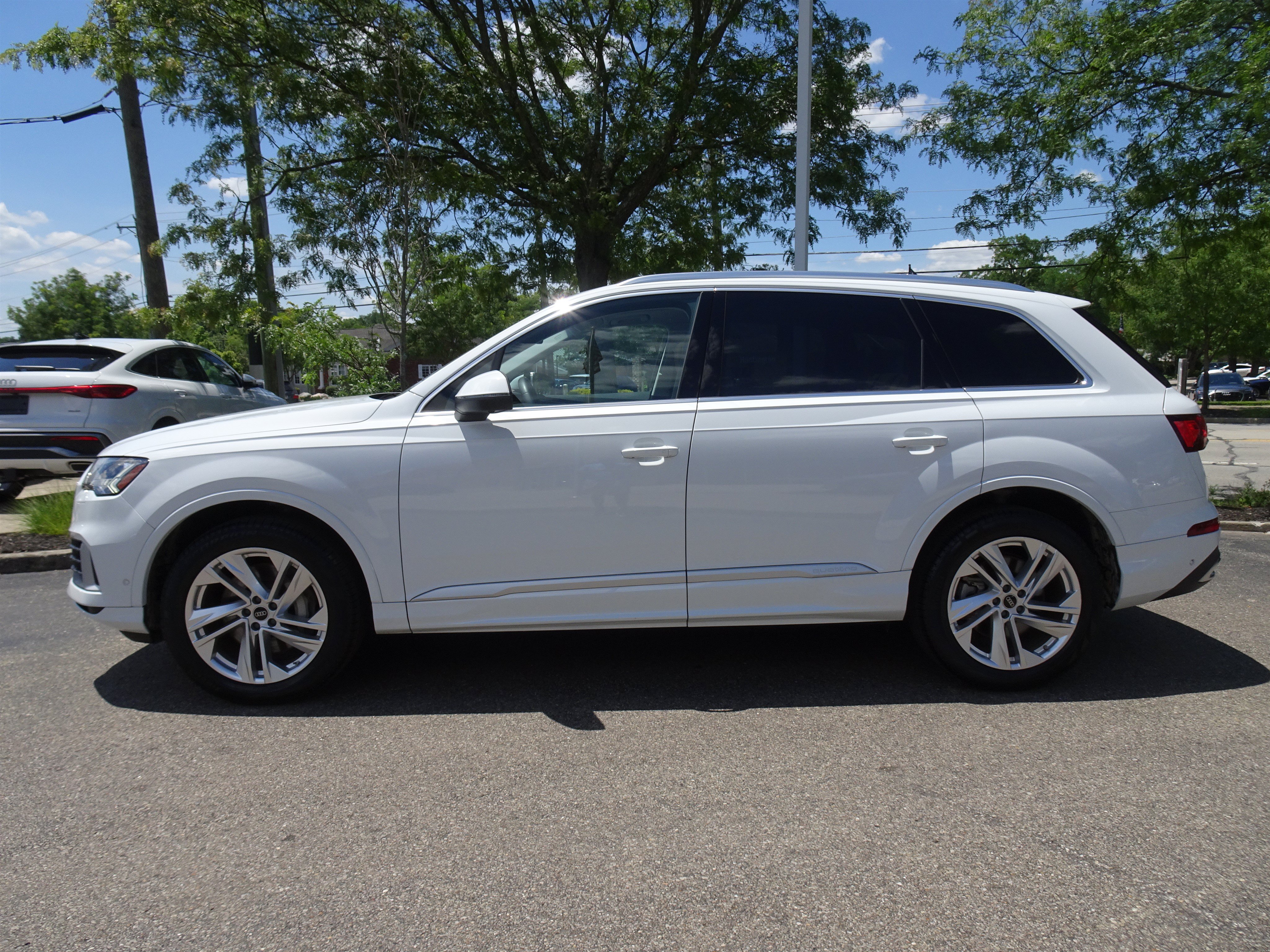 Certified 2023 Audi Q7 3.0T Premium w/ Convenience Package AWD/4WD image 2