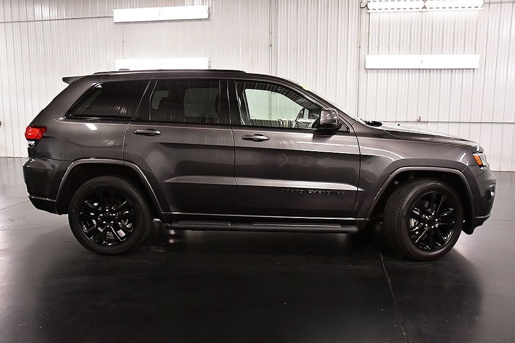 Used 2021 Jeep Grand Cherokee Laredo X AWD/4WD image 8