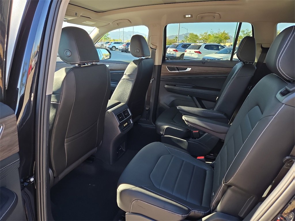 Used 2025 Volkswagen Atlas SEL image 16