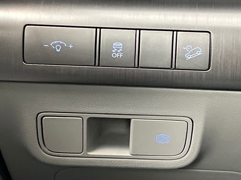 Used 2025 Hyundai Kona SEL image 39