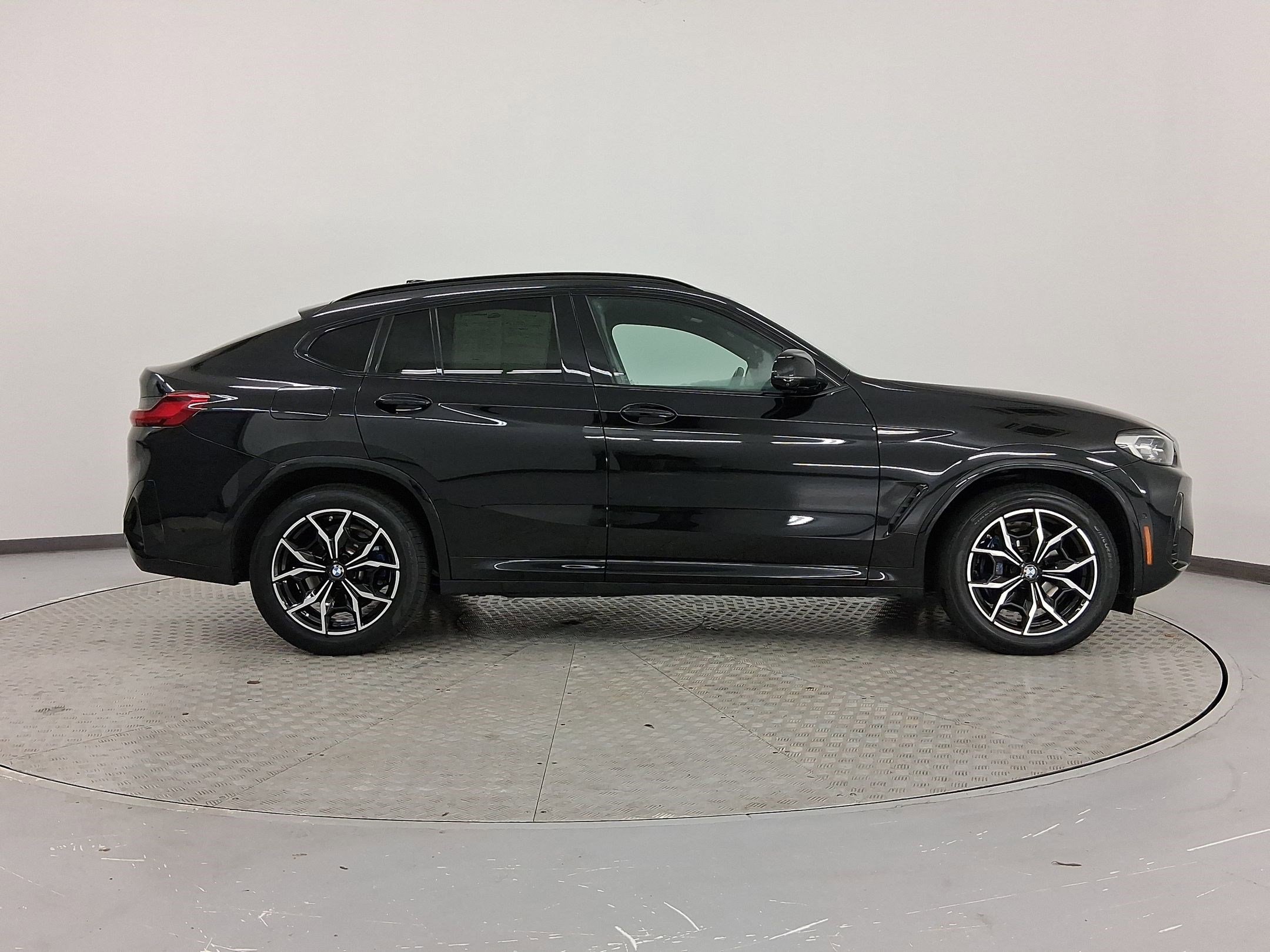 Certified 2023 BMW X4 M40i image 8