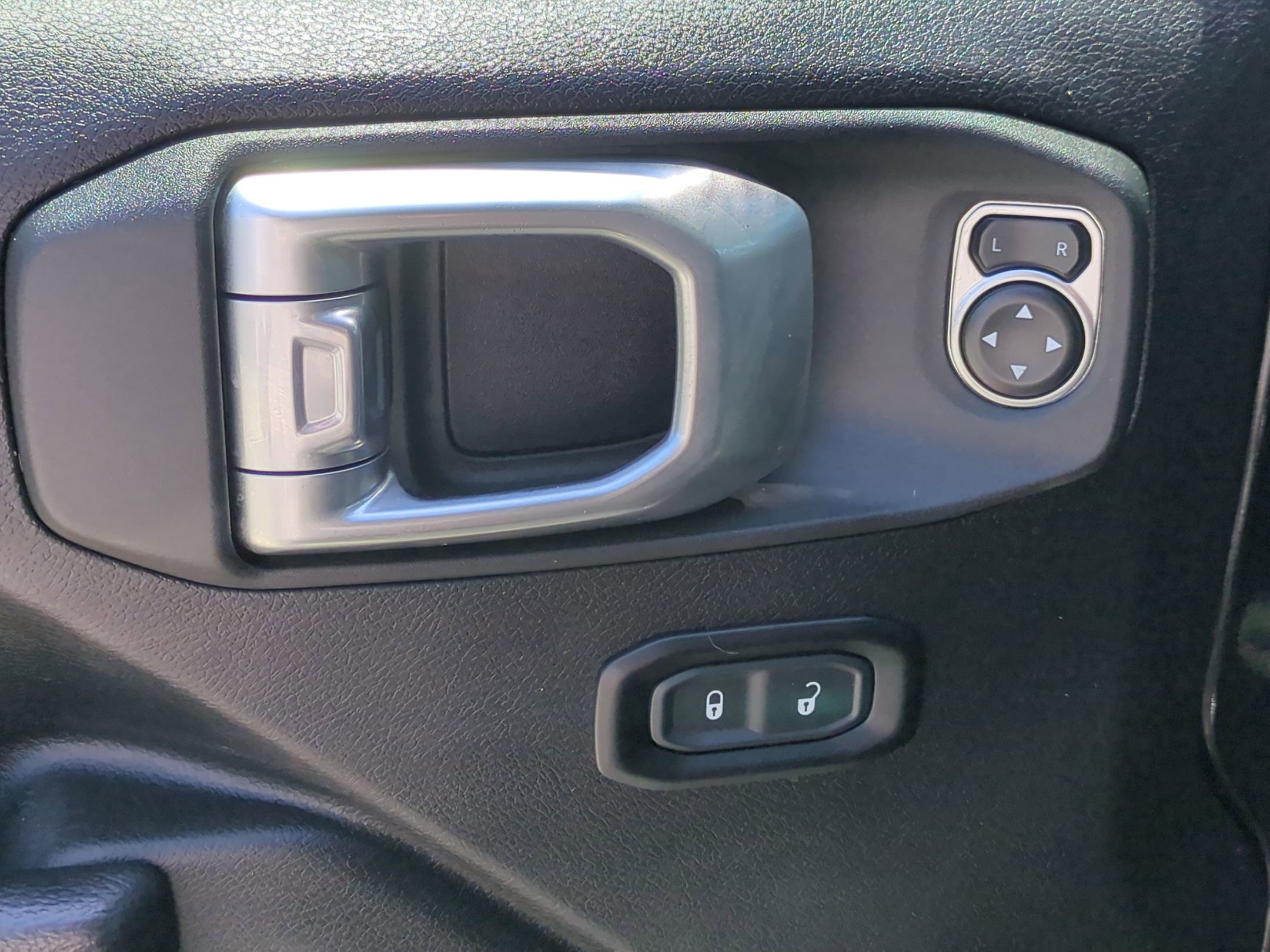 Used 2024 Jeep Wrangler Unlimited Sport AWD/4WD image 15
