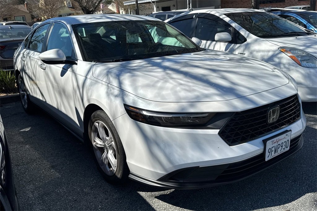 Used 2023 Honda Accord LX image 2