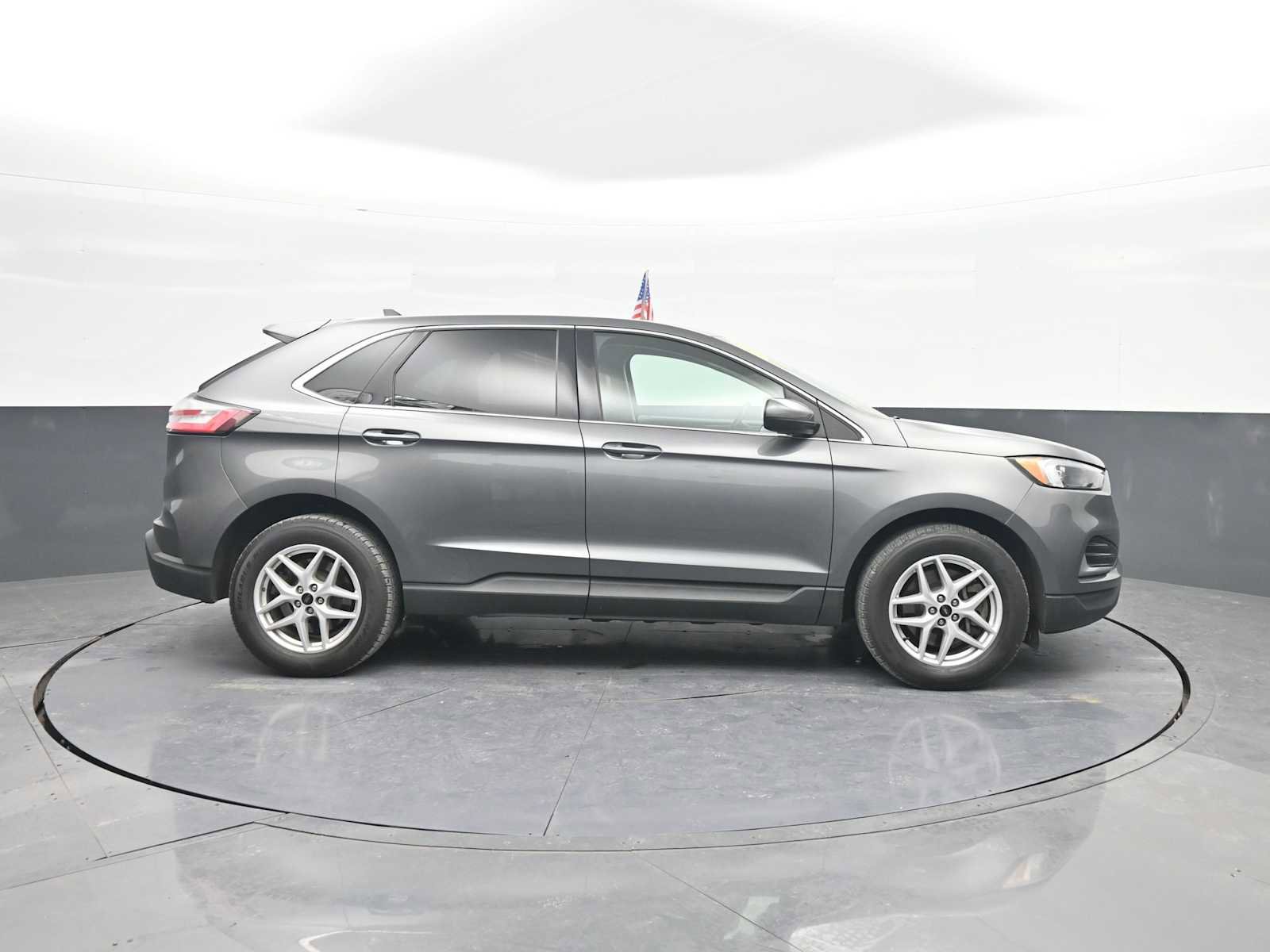 Used 2023 Ford Edge SEL AWD/4WD image 9