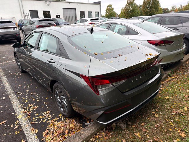 Used 2024 Hyundai Elantra SEL FWD image 10