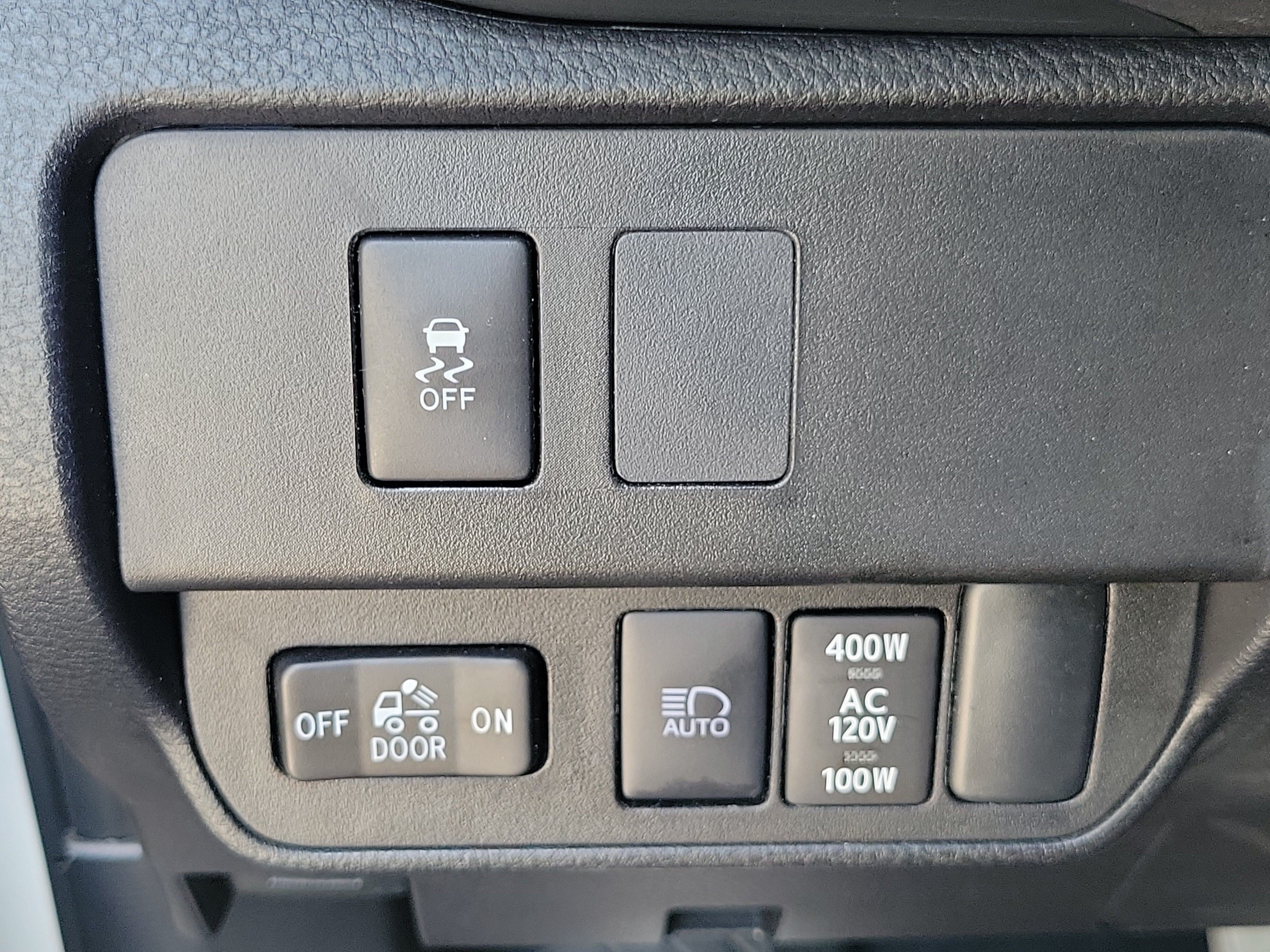 Used 2023 Toyota Tacoma TRD Off-Road w/ Technology Package AWD/4WD image 29