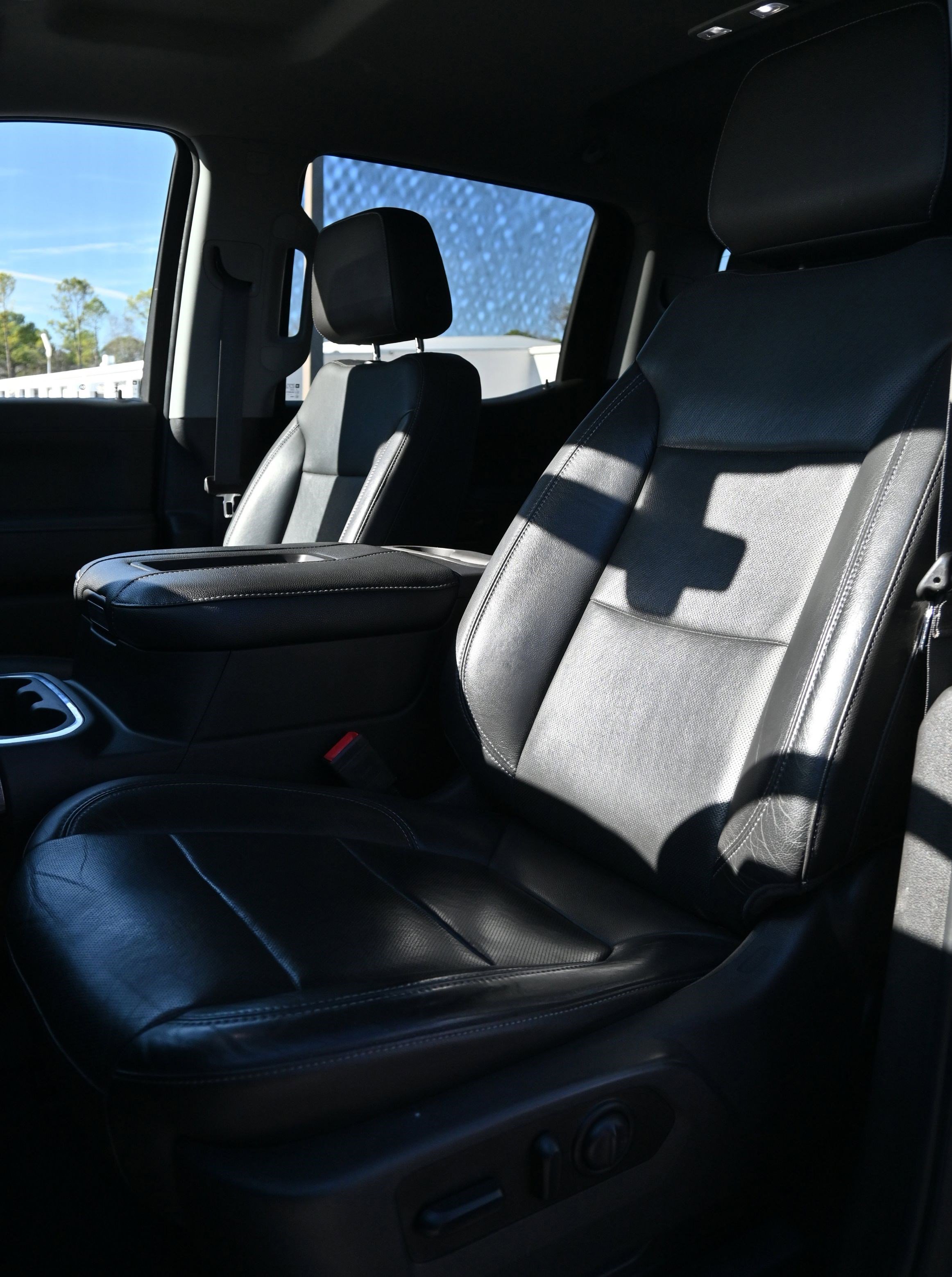 Used 2019 Chevrolet Silverado 1500 LTZ w/ LTZ Convenience Package image 17