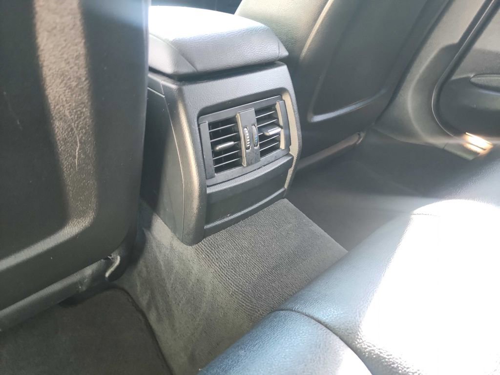 Used 2015 BMW 320i xDrive Sedan image 26