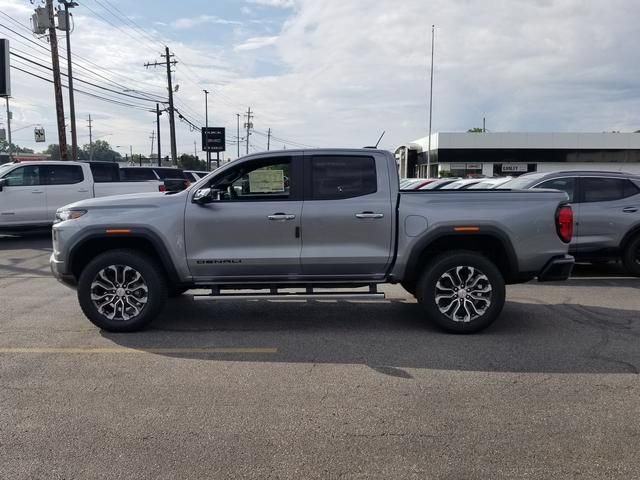 New 2026 GMC Canyon Denali w/ LPO, Black Badging Package AWD/4WD image 4