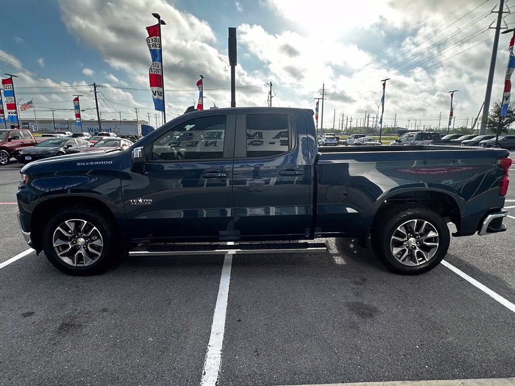Used 2020 Chevrolet Silverado 1500 LT w/ Texas Edition RWD image 9