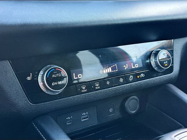 Used 2024 Mitsubishi Outlander SE Black Edition image 15