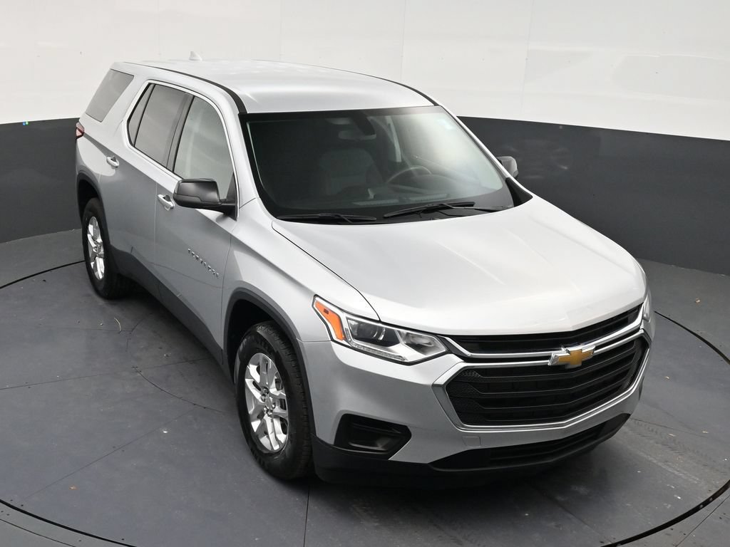 Used 2021 Chevrolet Traverse LS FWD image 17