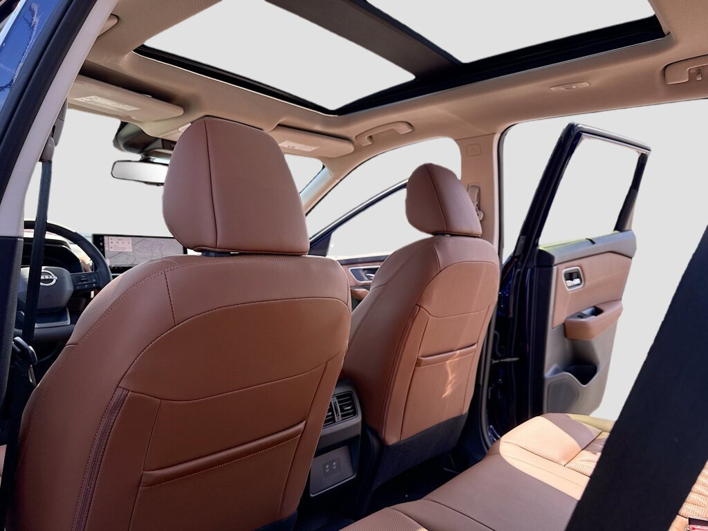 New 2026 Nissan Rogue Platinum image 6