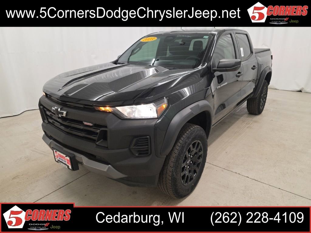 Used 2023 Chevrolet Colorado Trail Boss w/ Advanced Trailering Package image 1