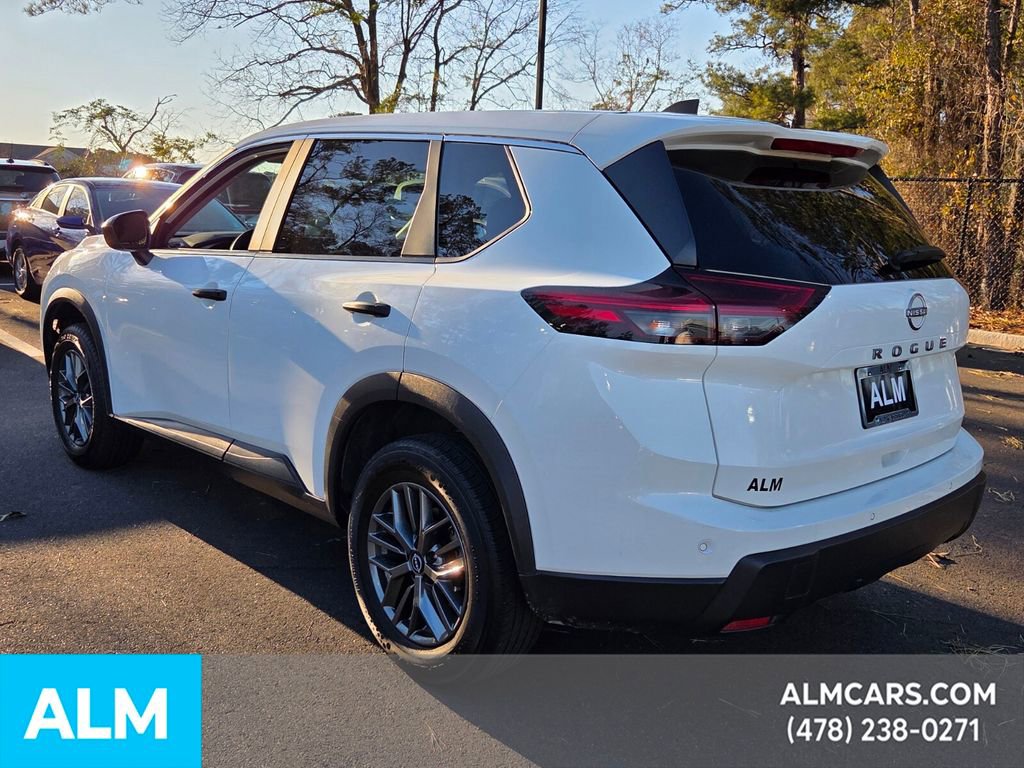 Used 2024 Nissan Rogue S image 11