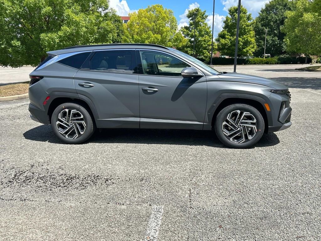 New 2025 Hyundai Tucson Limited FWD image 8