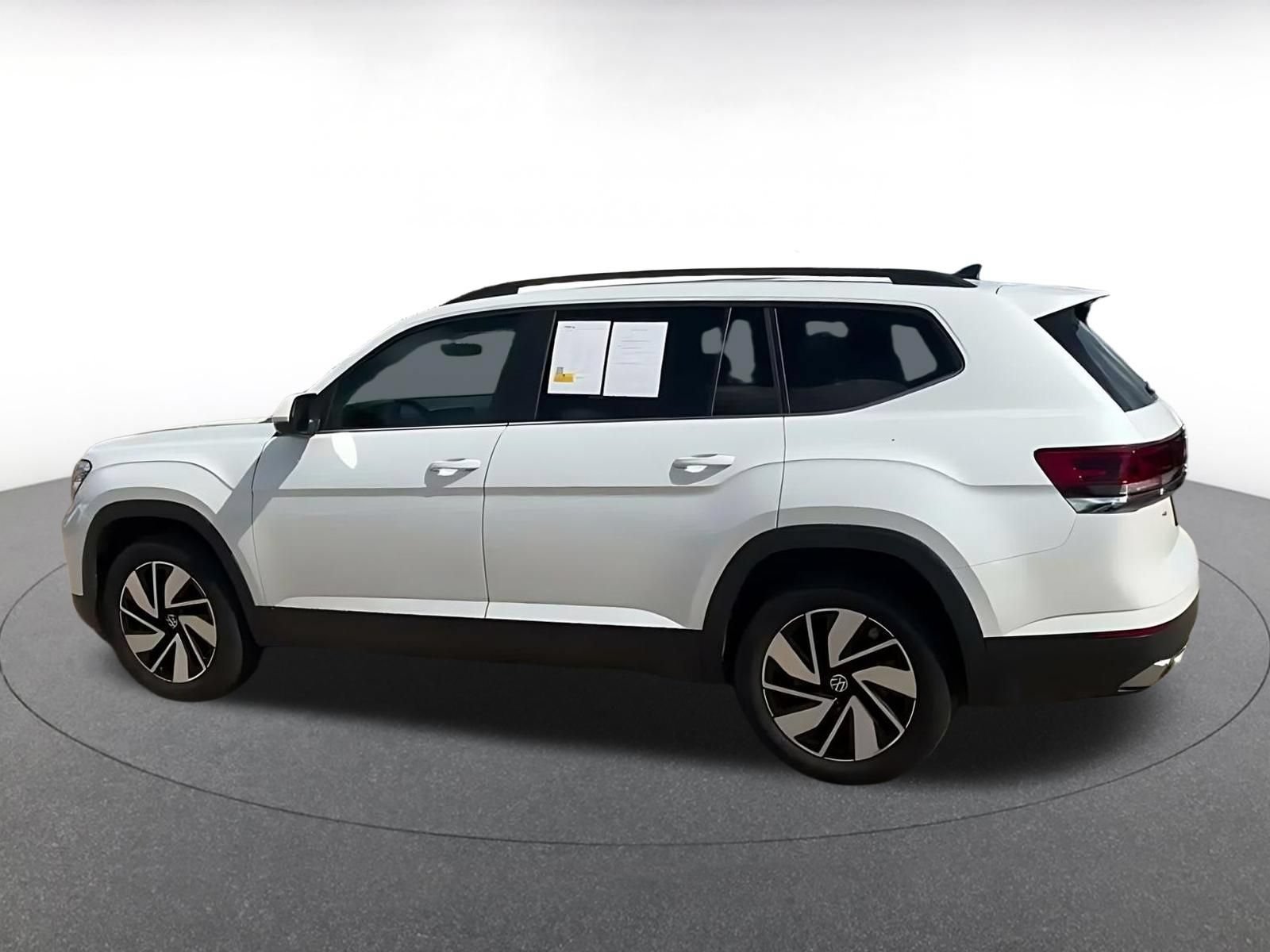 Used 2026 Volkswagen Atlas SE FWD image 8