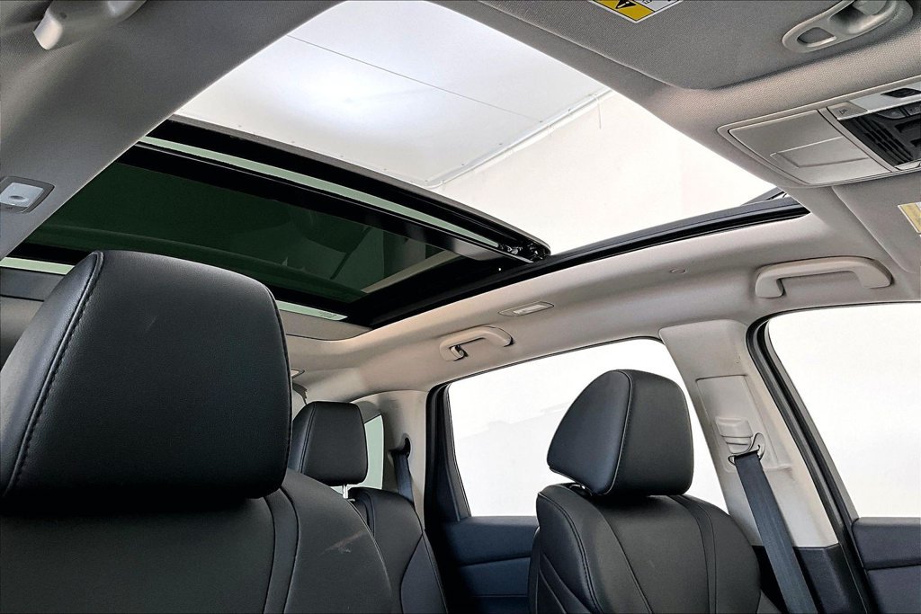 Certified 2025 Acura MDX FWD image 21