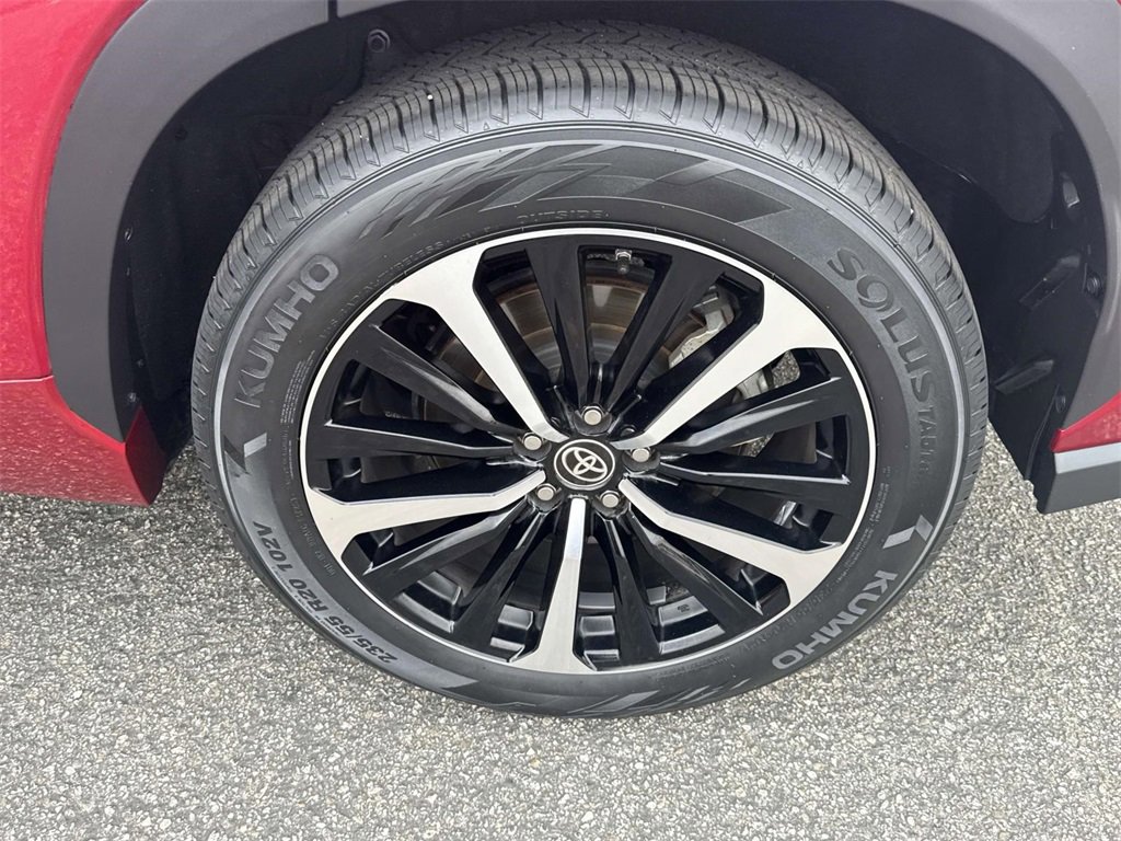 Certified 2021 Toyota Highlander XSE image 32