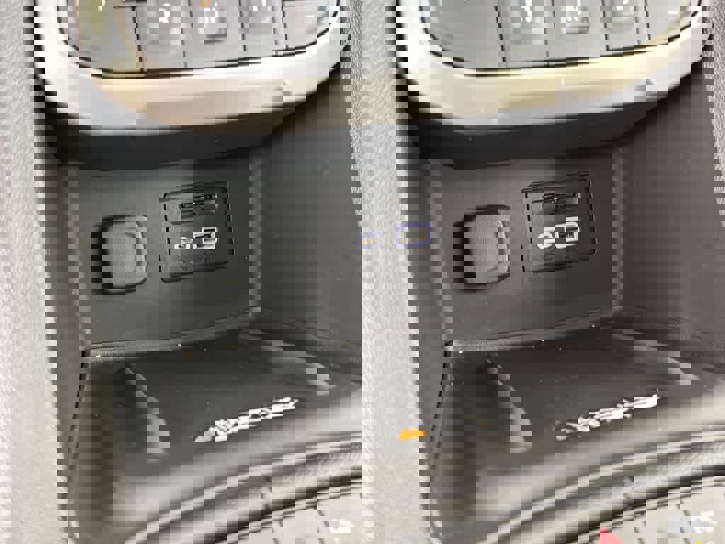 Certified 2022 GMC Acadia Denali w/ Denali Ultimate Package image 40