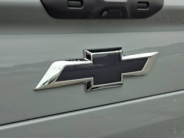 Used 2025 Chevrolet Silverado EV RST AWD/4WD image 32