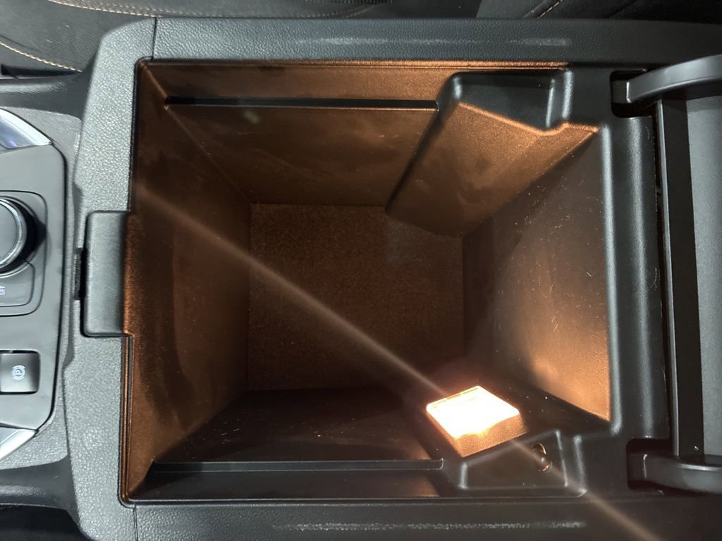 Used 2020 Chevrolet Traverse LS image 27