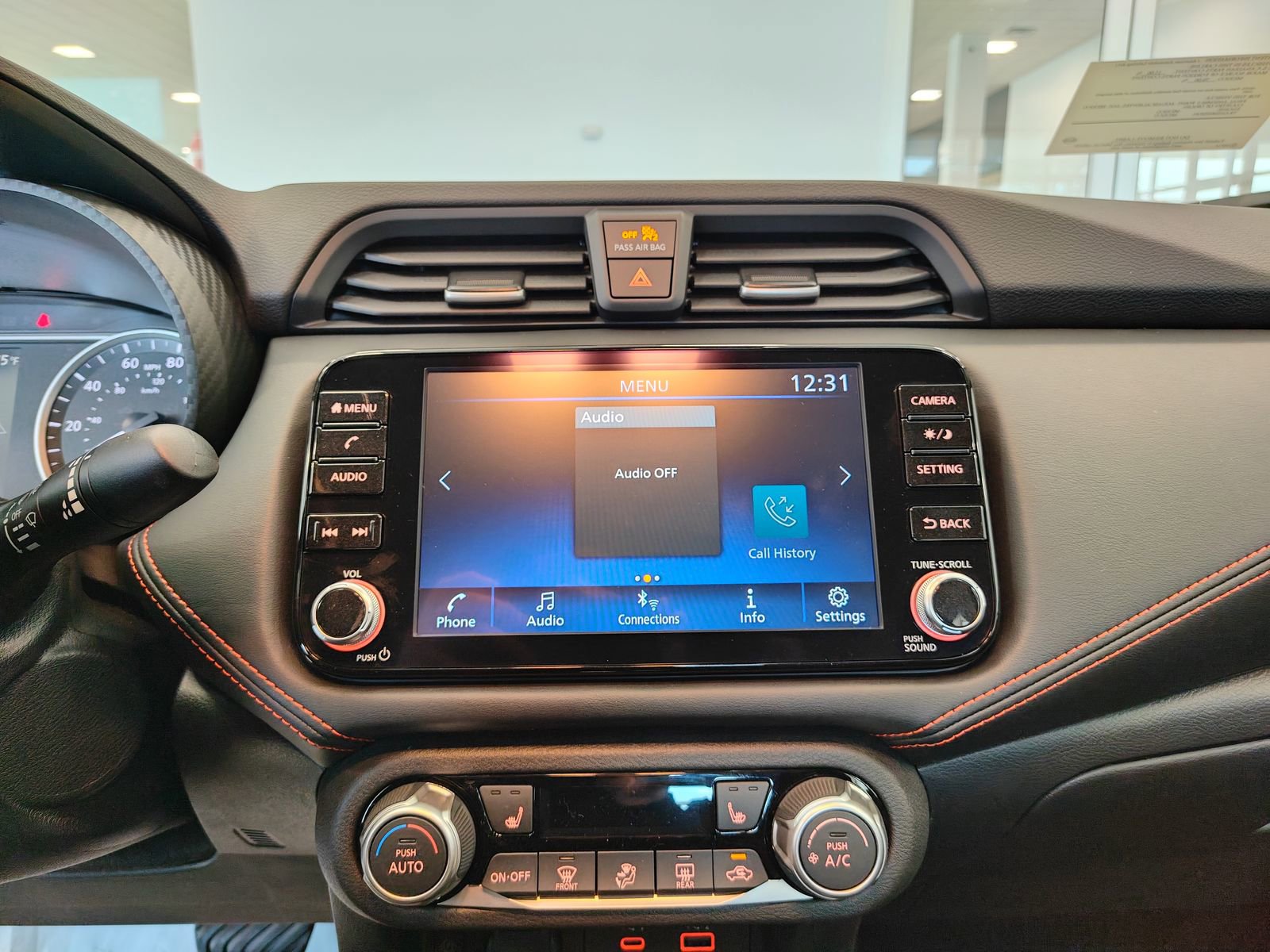 New 2025 Nissan Versa SR w/ Trunk Package FWD image 19