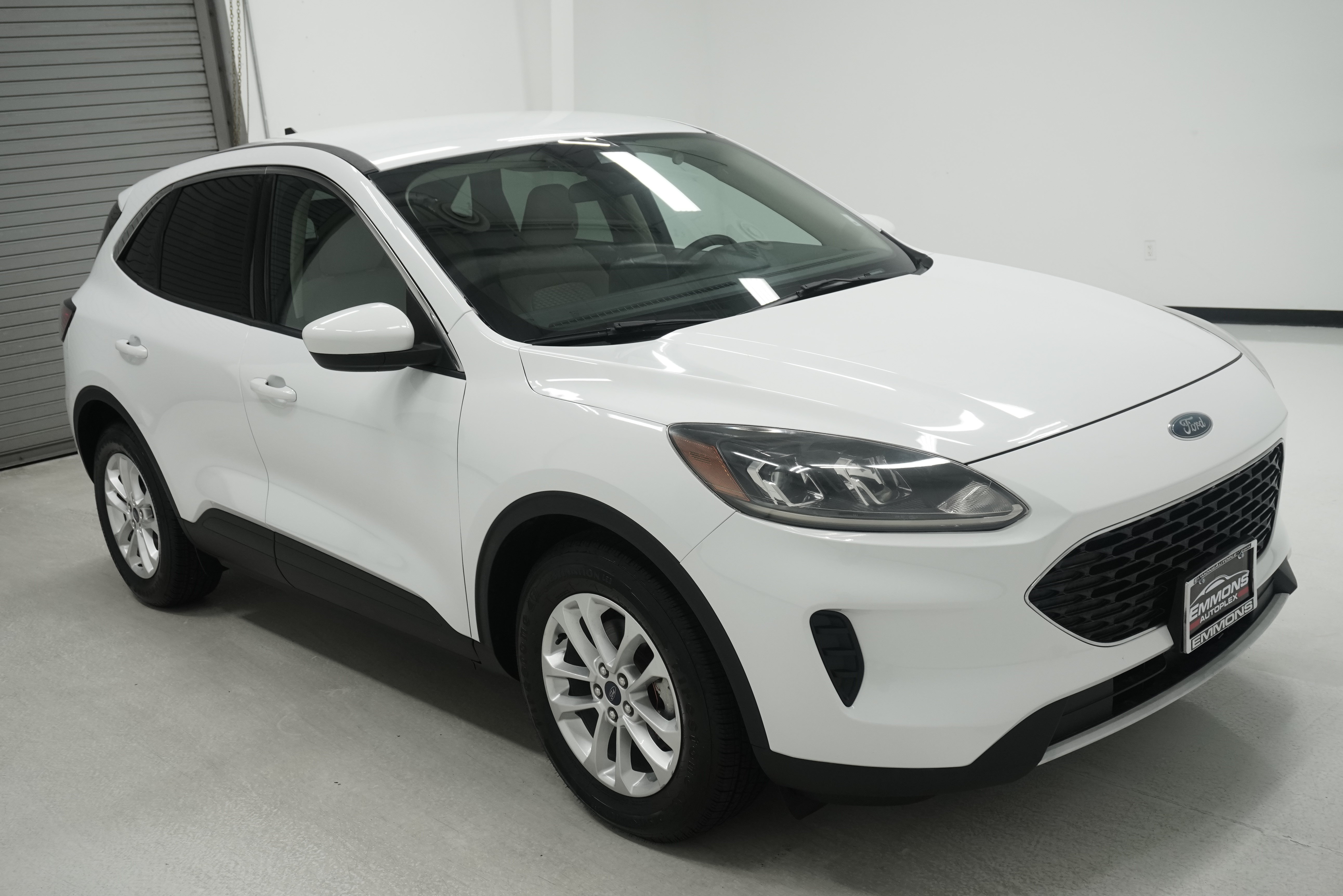 Used 2020 Ford Escape SE FWD image 3