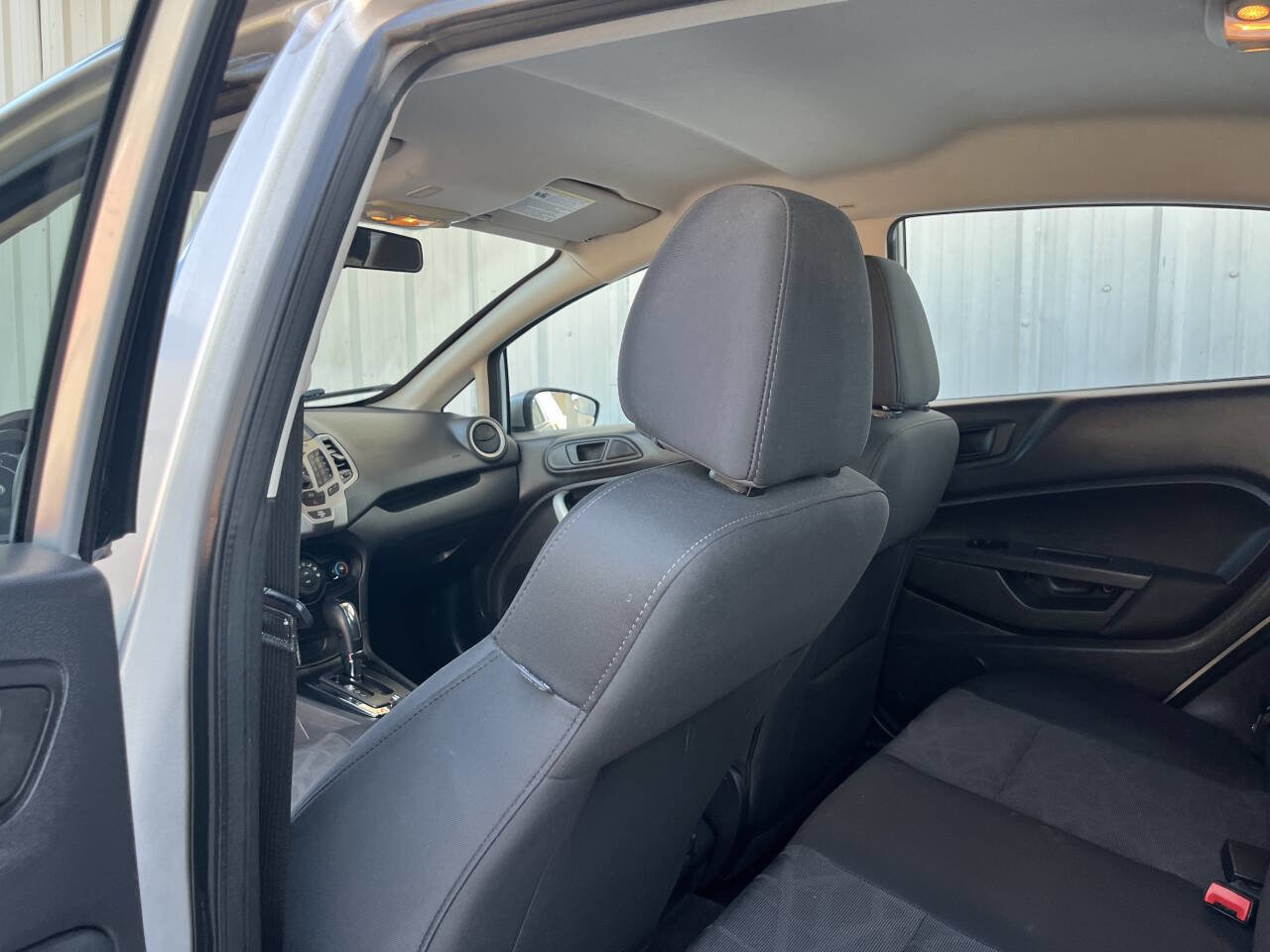 Used 2013 Ford Fiesta SE image 13