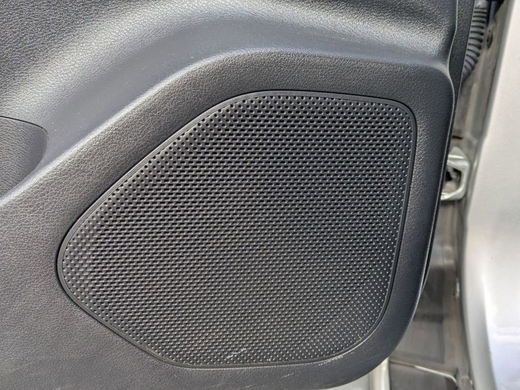 Used 2023 Nissan Rogue SV FWD image 24