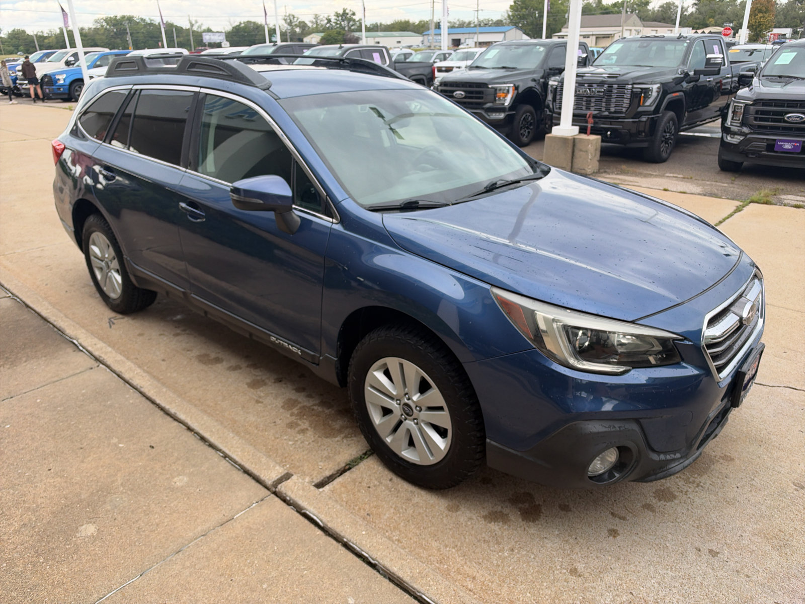 Used 2019 Subaru Outback 2.5i Premium AWD/4WD image 4