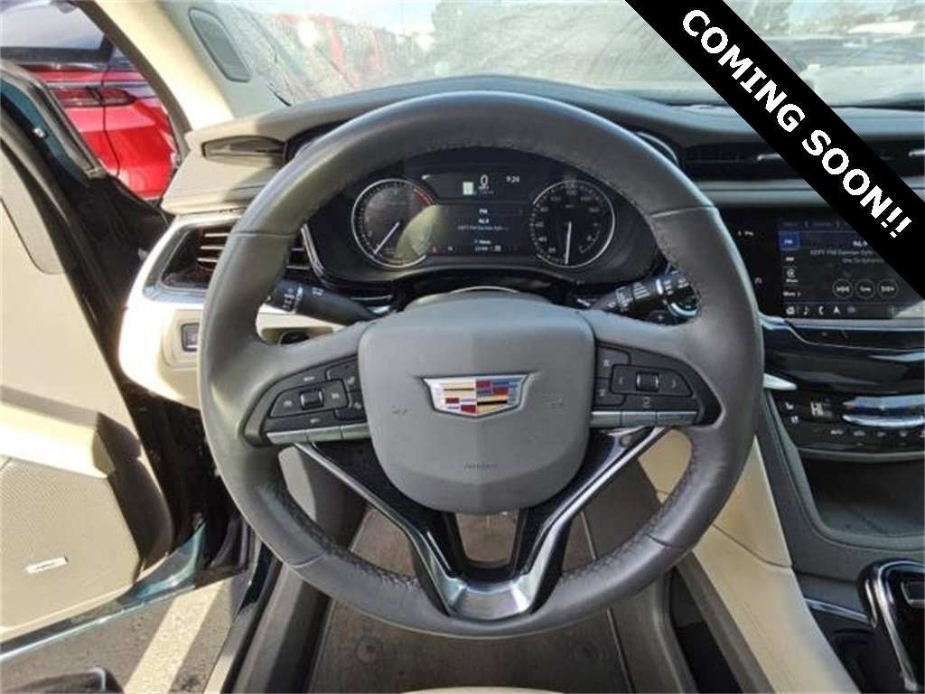 Used 2025 Cadillac XT6 Premium Luxury image 9