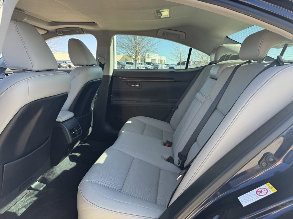 Used 2018 Lexus ES 350 w/ Premier Package image 29