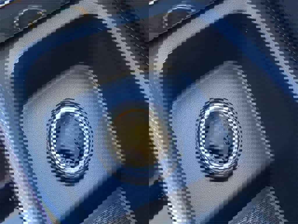 Used 2025 Volvo XC60 B5 Plus image 29