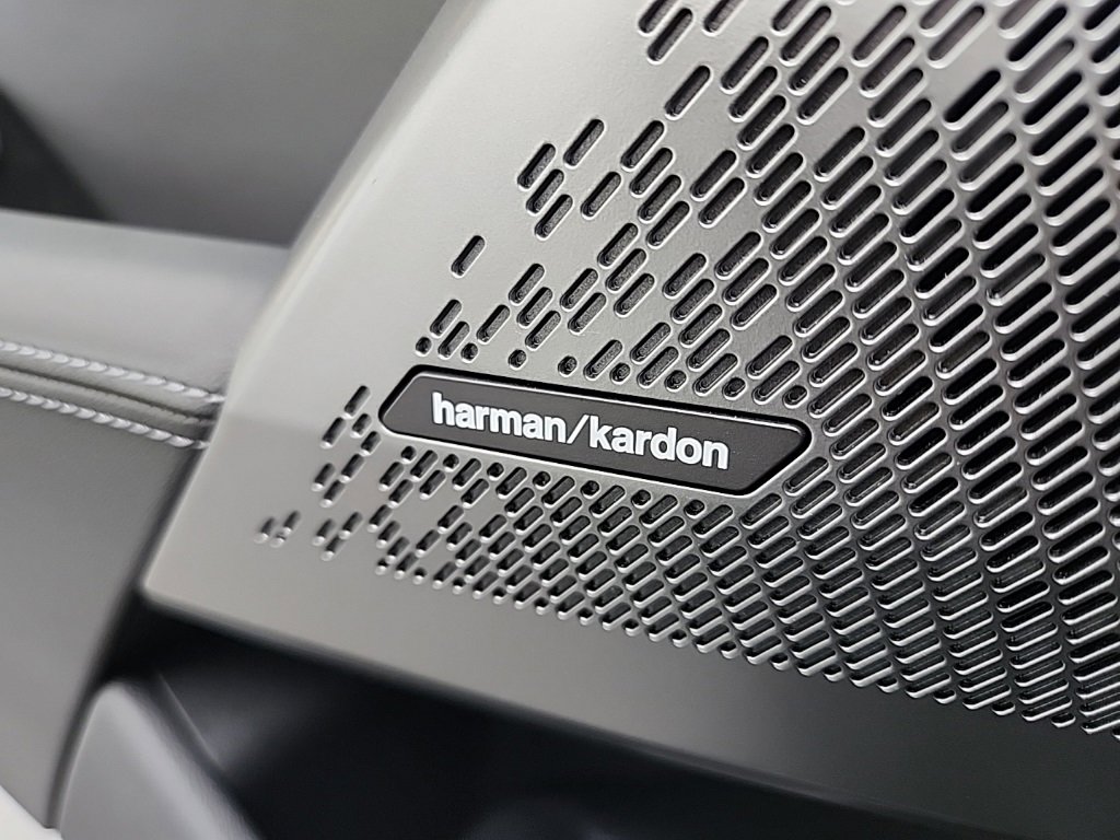 Used 2025 BMW i5 eDrive40i image 25