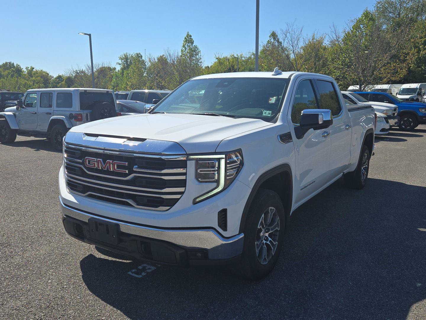 Used 2023 GMC Sierra 1500 SLT w/ SLT Convenience Package AWD/4WD image 3