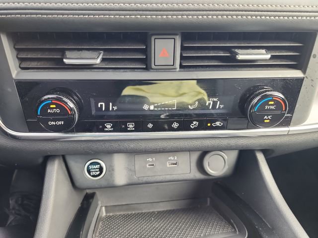 Used 2023 Nissan Rogue SV image 22