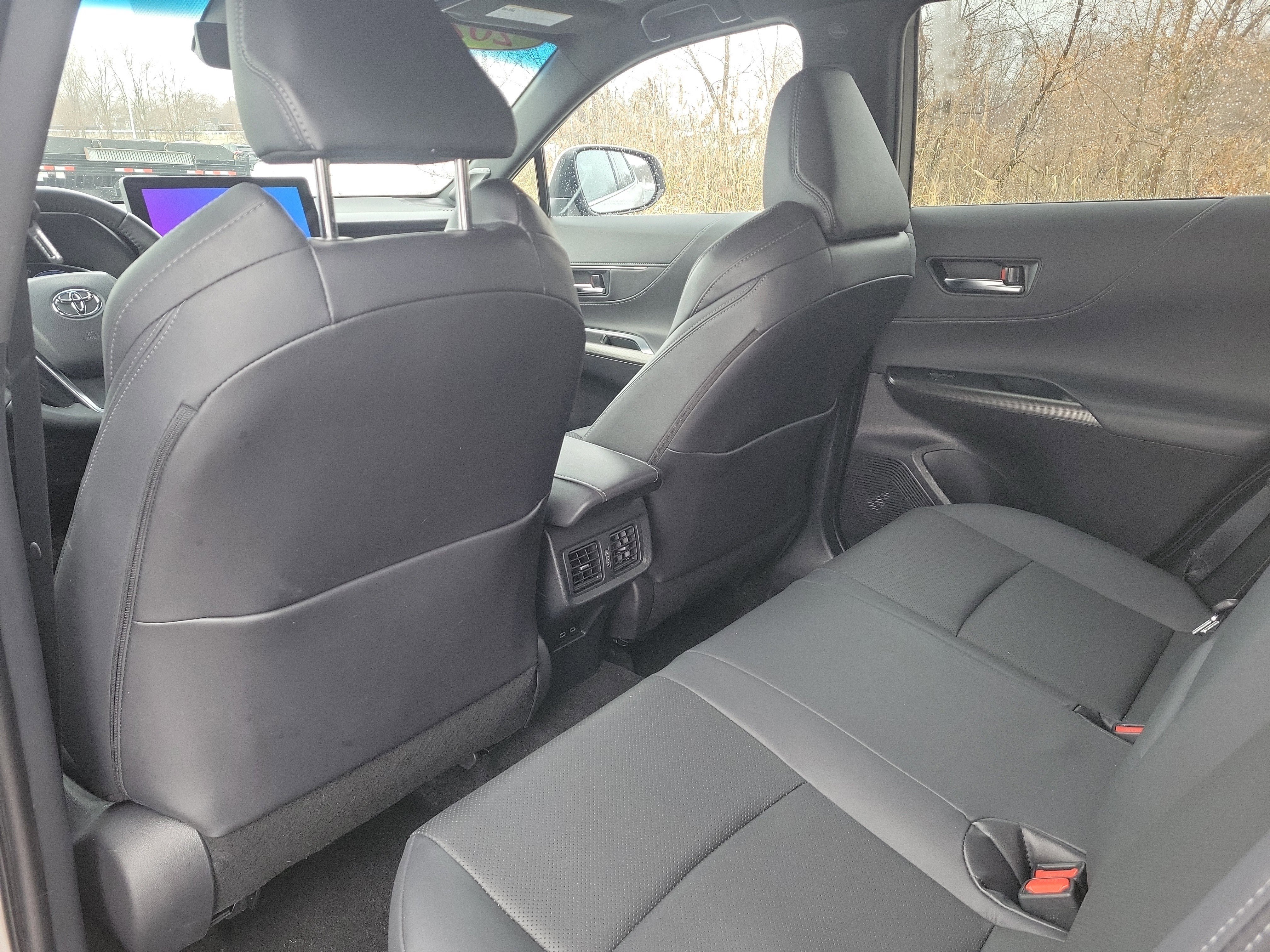 Used 2023 Toyota Venza Limited image 14