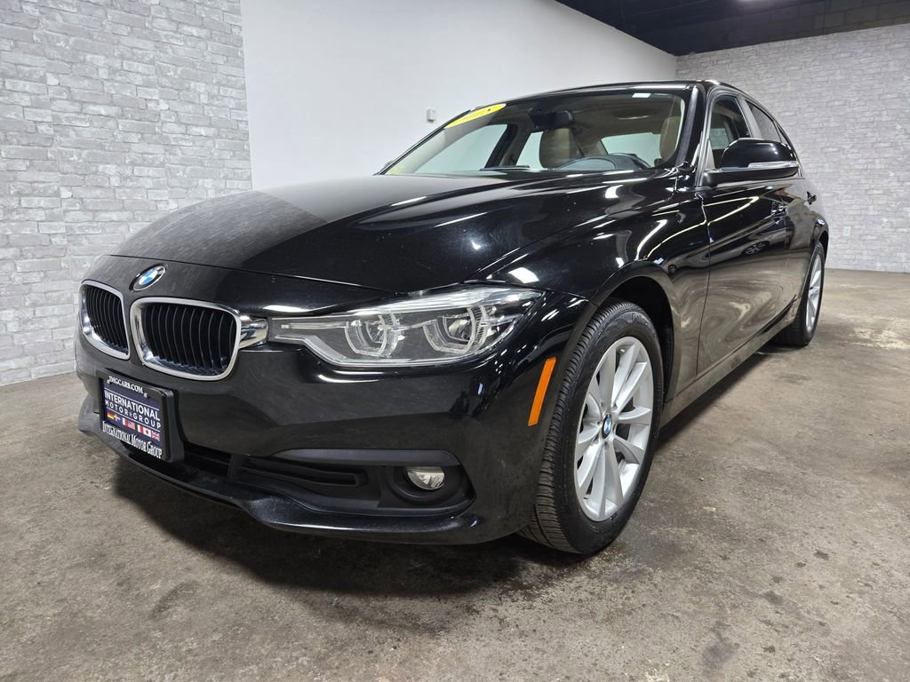 Used 2018 BMW 320i xDrive Sedan w/ Convenience Package image 5