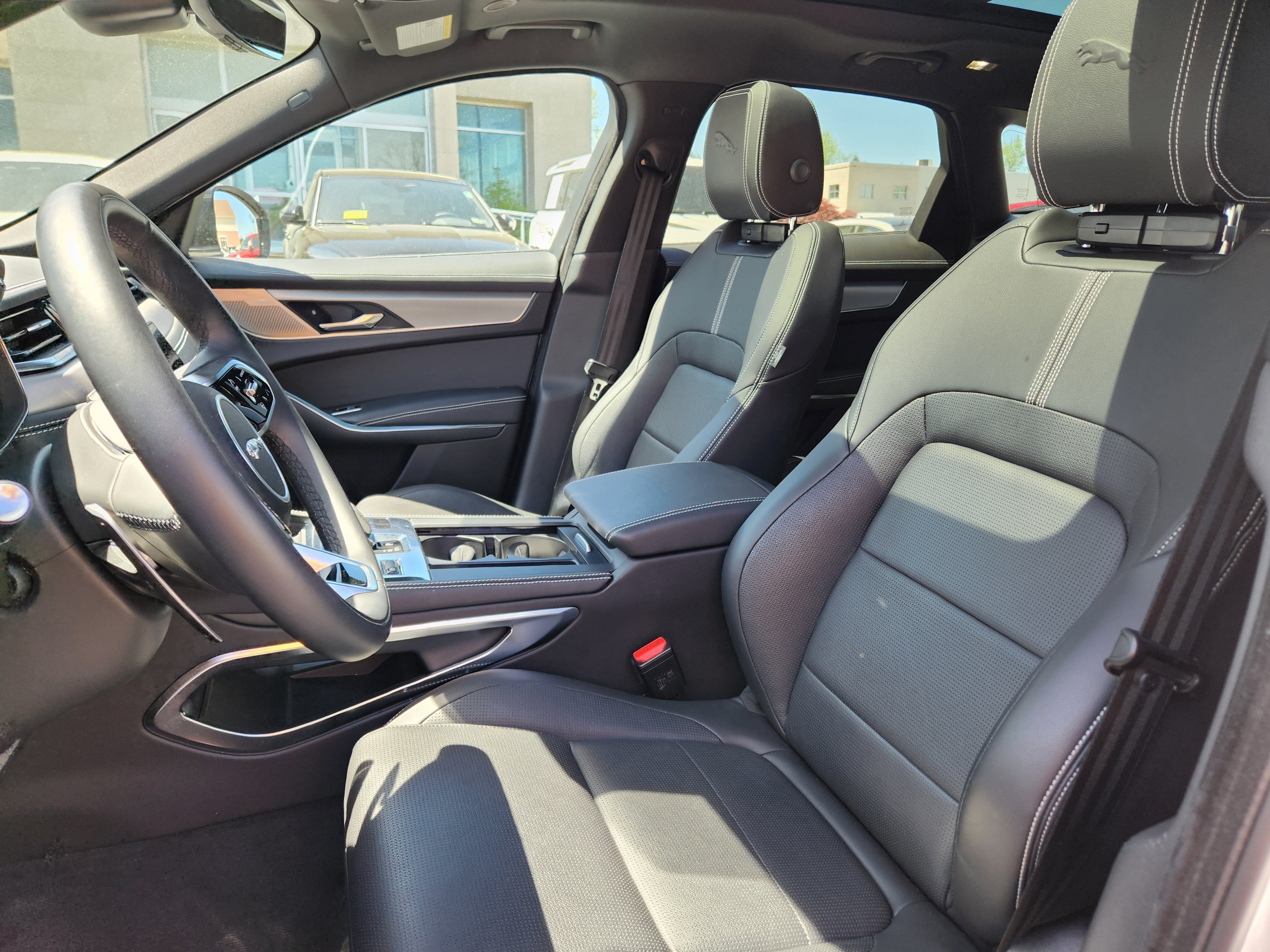 Certified 2024 Jaguar F-PACE R-Dynamic S AWD/4WD image 10
