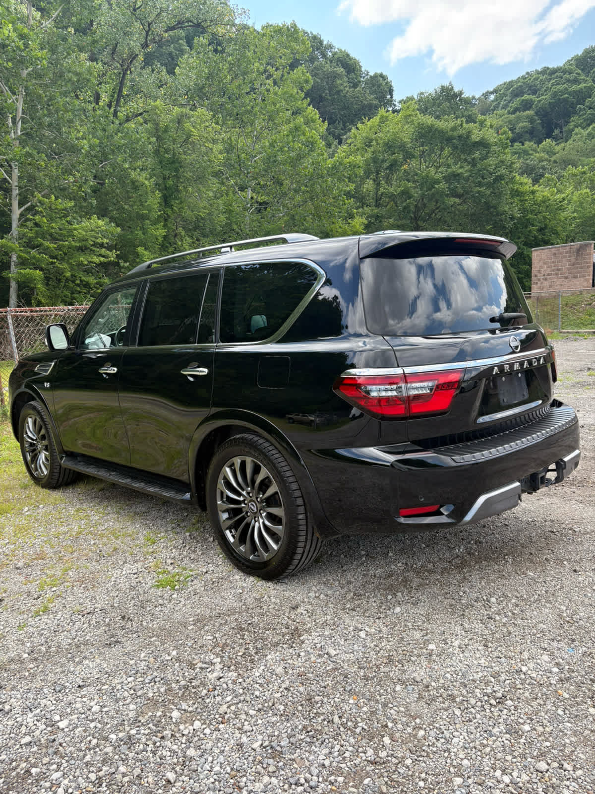 Used 2022 Nissan Armada Platinum w/ Captain's Chairs Package AWD/4WD image 7