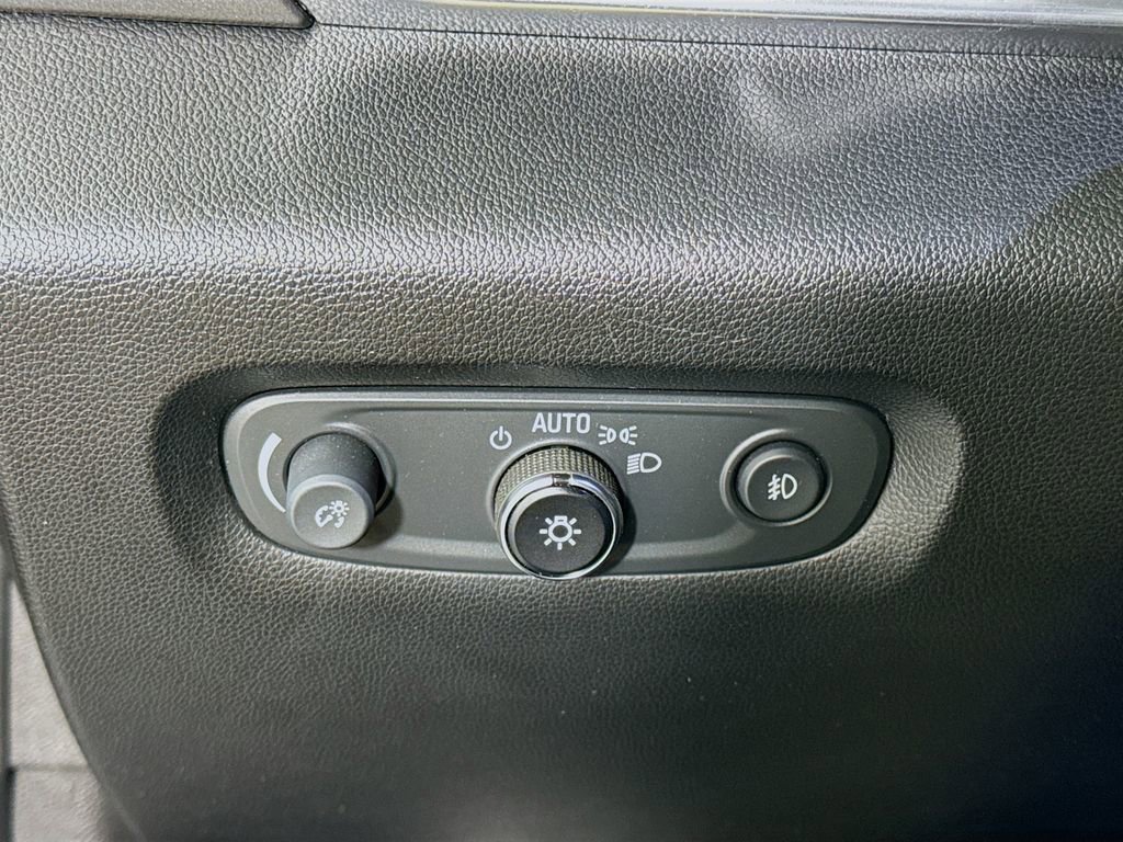 Used 2019 Chevrolet Traverse LT image 10