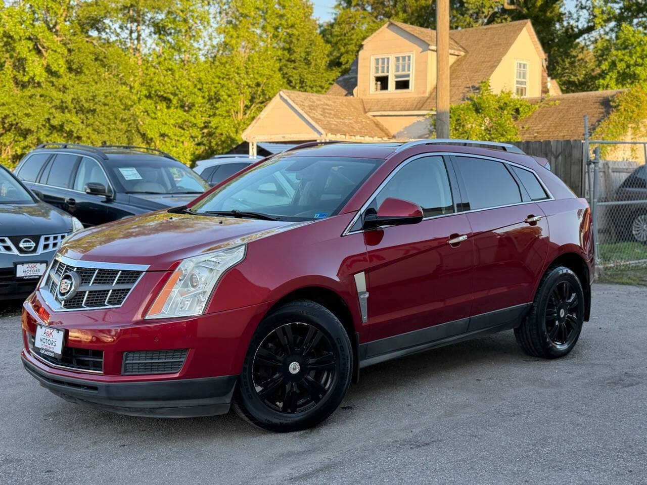 Used 2011 Cadillac SRX Luxury AWD/4WD image 3