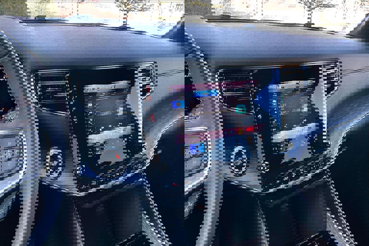 Used 2024 Jeep Wagoneer L Series III w/ Flexible Seating Group image 7