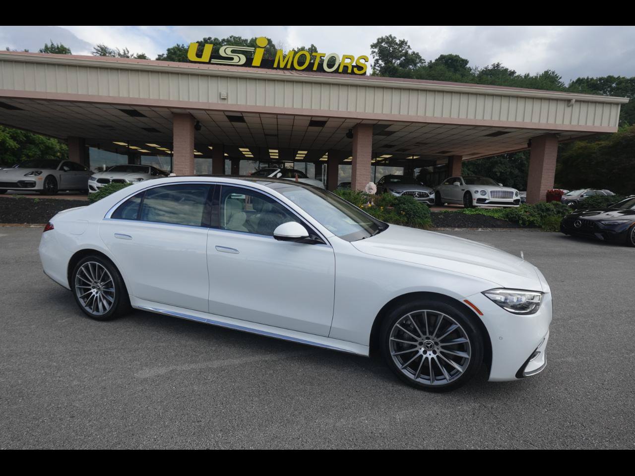 Used 2025 Mercedes-Benz S 580e 4MATIC Sedan image 1
